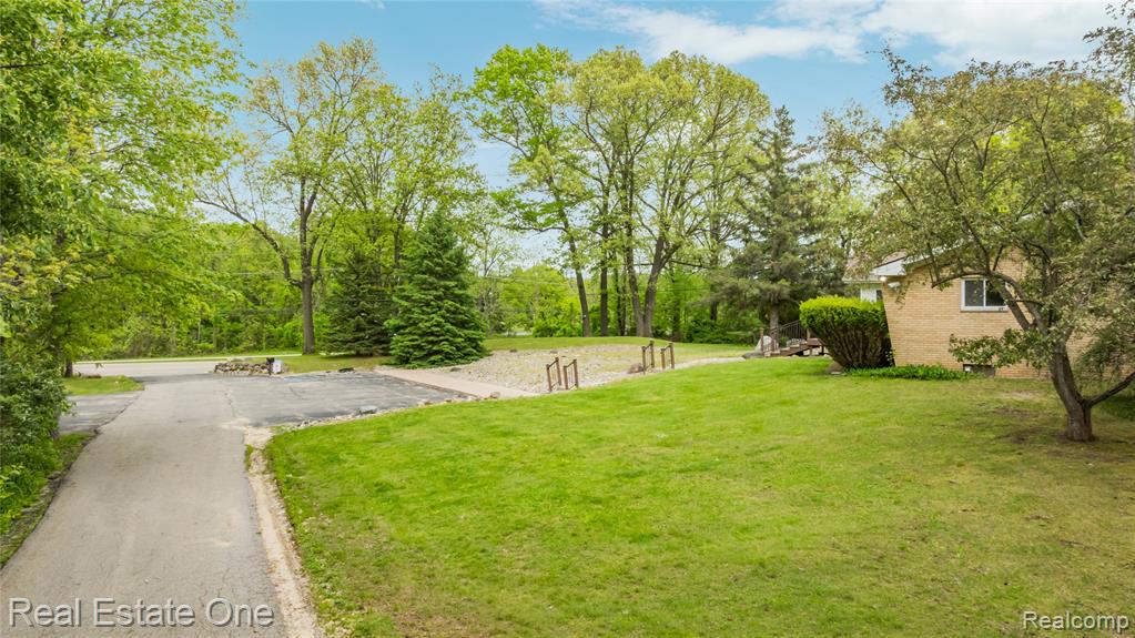 7217 SASHABAW Road, Clarkston, MI 48348 — Photo 15
