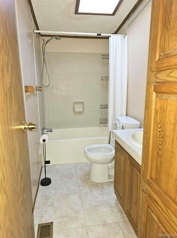6392 Lake Rd, Millington, MI 48746 — Photo 10
