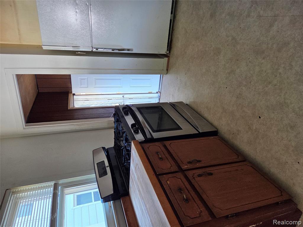 2138 Ridgemont Road, Grosse Pointe Woods, MI 48236 — Photo 4