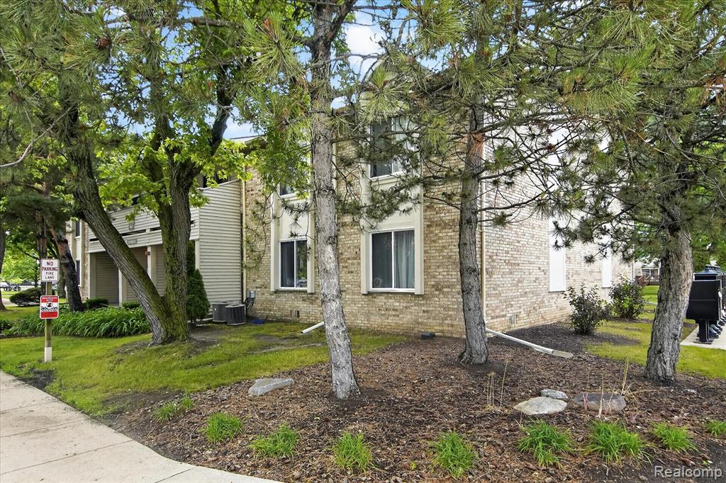 2037 E Franklin Drive, Canton, MI 48187 — Photo 5