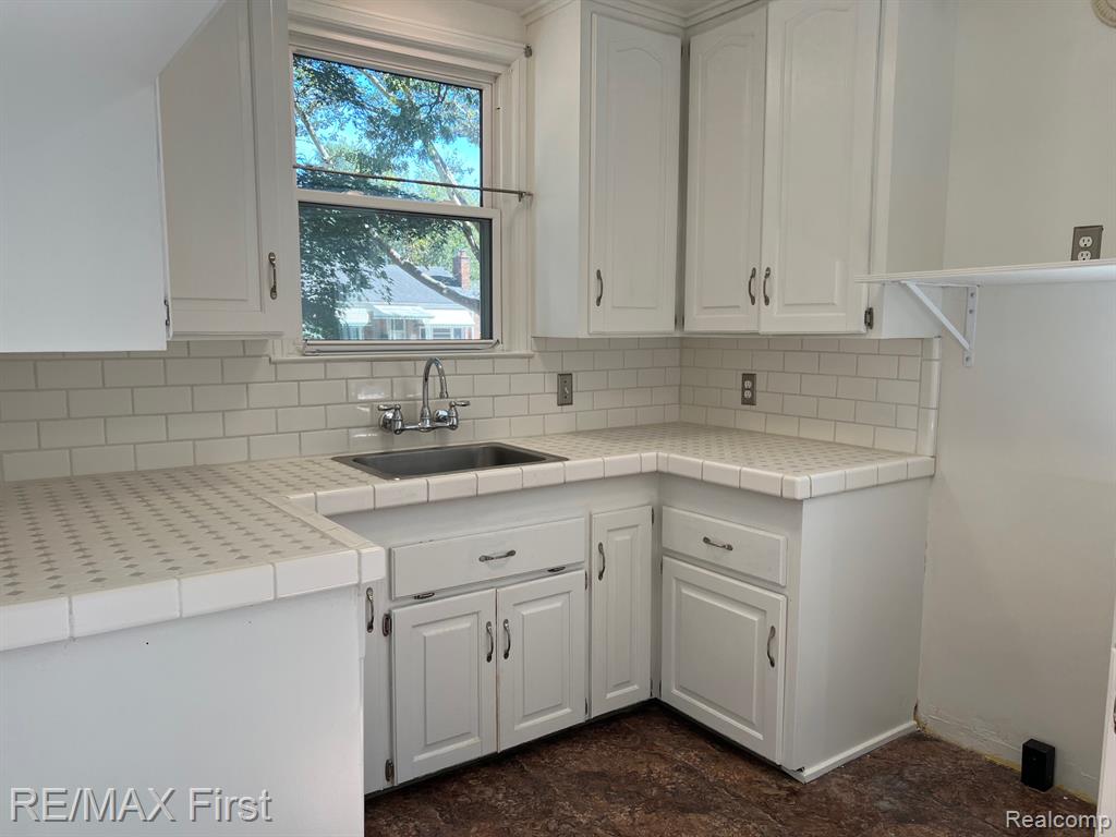 559 Gardendale Street, Ferndale, MI 48220 — Photo 8
