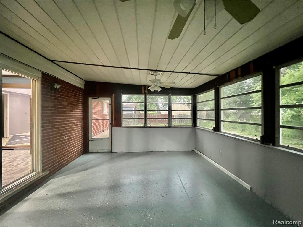 8737 Crestview Drive, Sterling Heights, MI 48312 — Photo 15