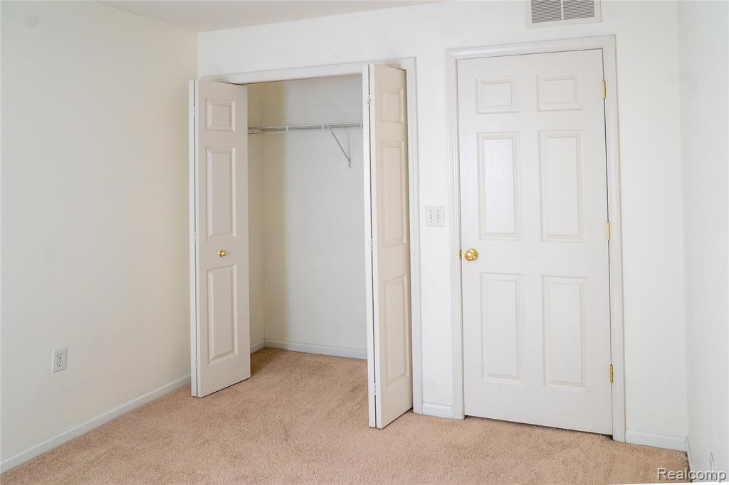 39658 ROCKCREST Lane, Northville, MI — Photo 13