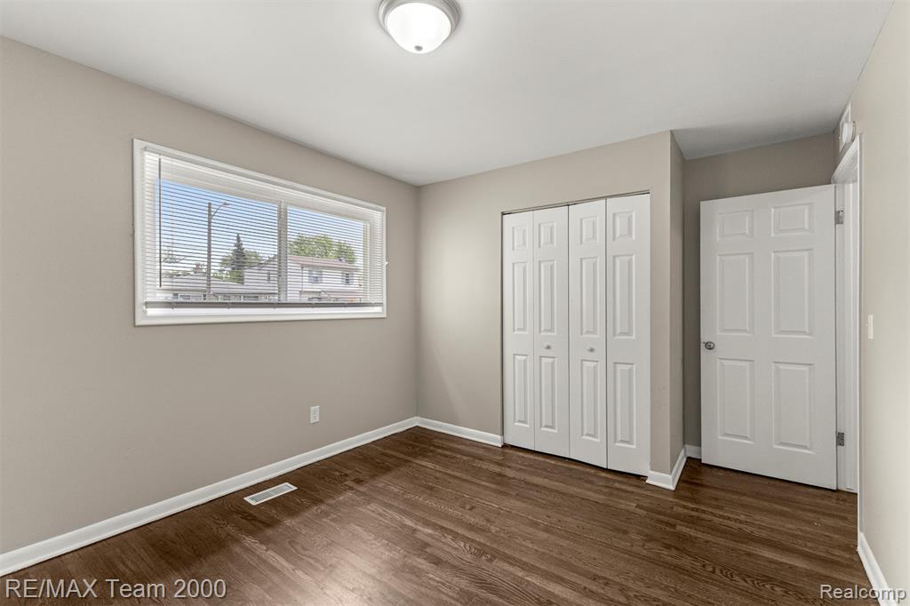 4652 Raymond Avenue, Dearborn Heights, MI 48125 — Photo 19