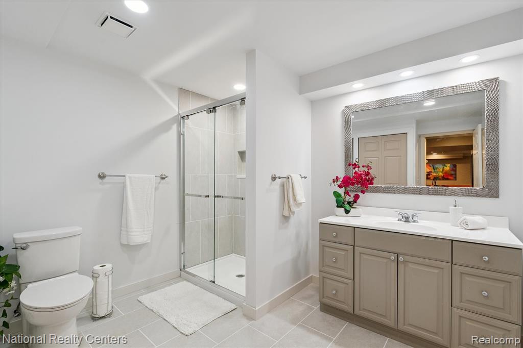 730 Berwick Court, Highland, MI — Photo 59