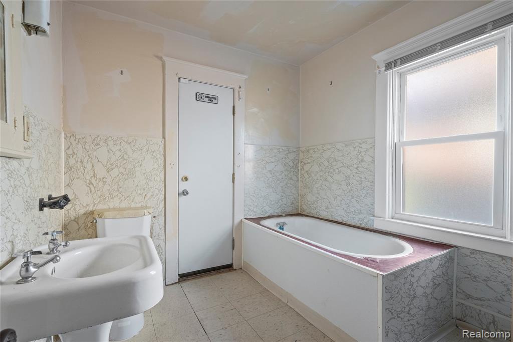 535 Woodland Street, Detroit, MI 48202 — Photo 19