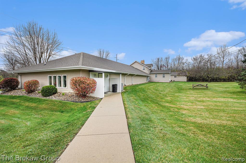 4212 LENNON Road, Flint, MI 48507 — Photo 89