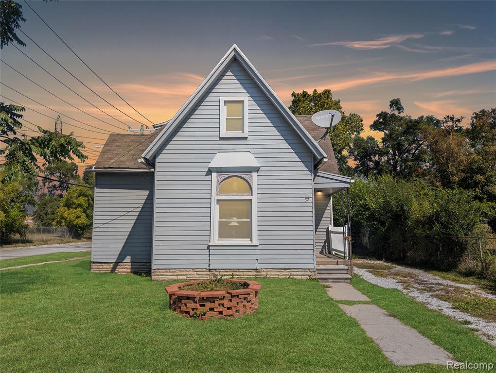 32 LABADIE Street, Ecorse, MI 48229 — front exterior