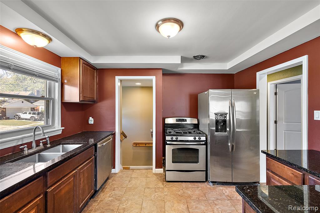505 E Meyers Avenue, Hazel Park, MI 48030 — Photo 15