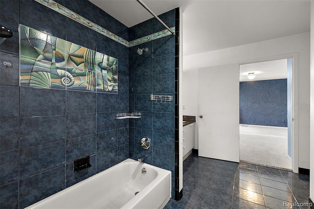 6358 Golden Lane, West Bloomfield, MI — Photo 37