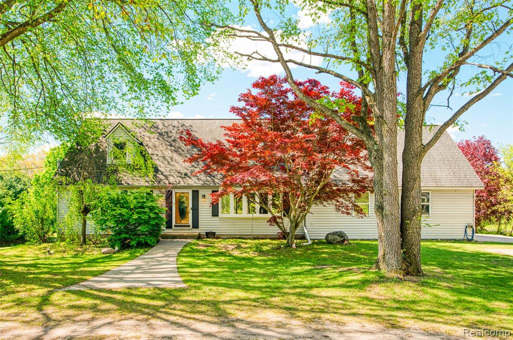 6879 Crofoot Road, Howell, MI 48843 — front exterior