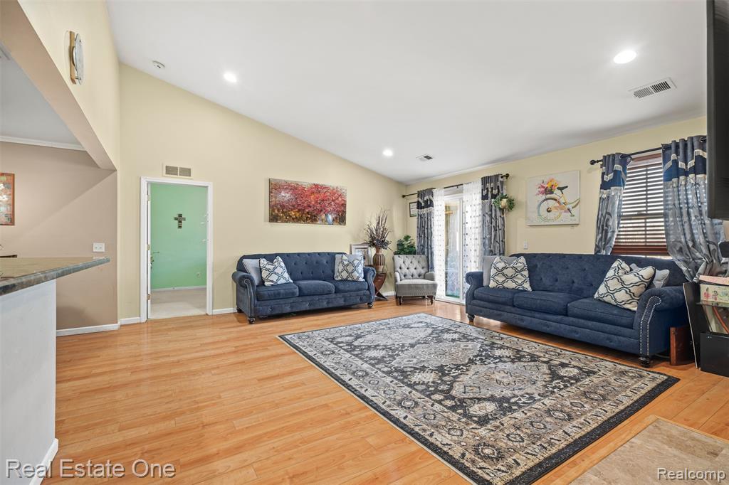 21628 Majestic Drive, Trenton, MI 48183 — Photo 8