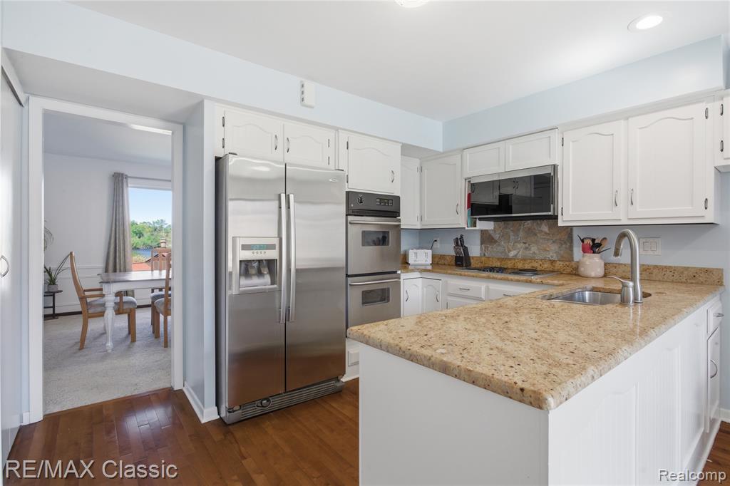 3961 Chablis Street, West Bloomfield, MI 48323 — Photo 14