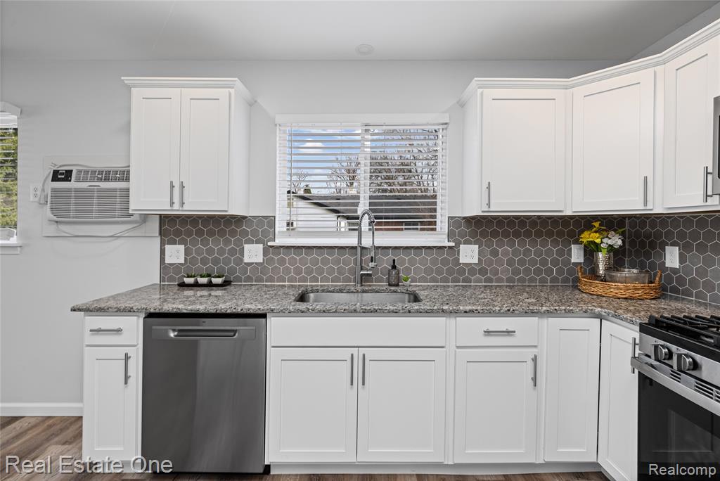 4913 Rioview Drive, Clarkston, MI — Photo 20