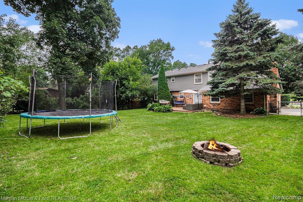 5010 Parview Drive, Clarkston, MI — Photo 23