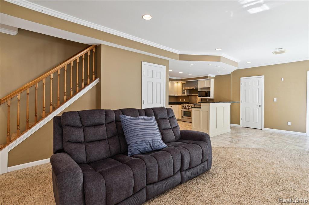 21111 GREENBRIAR Lane, South Lyon, MI 48178 — Photo 31