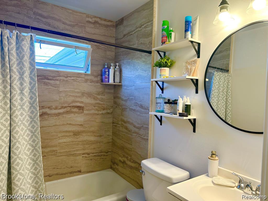 41371 HAMILTON Drive, Sterling Heights, MI 48313 — Photo 22