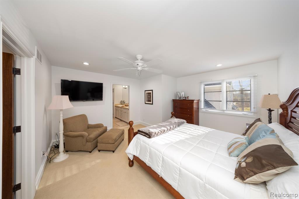 4326 COMMERCE Road, Orchard Lake Village, MI 48324 — Photo 36