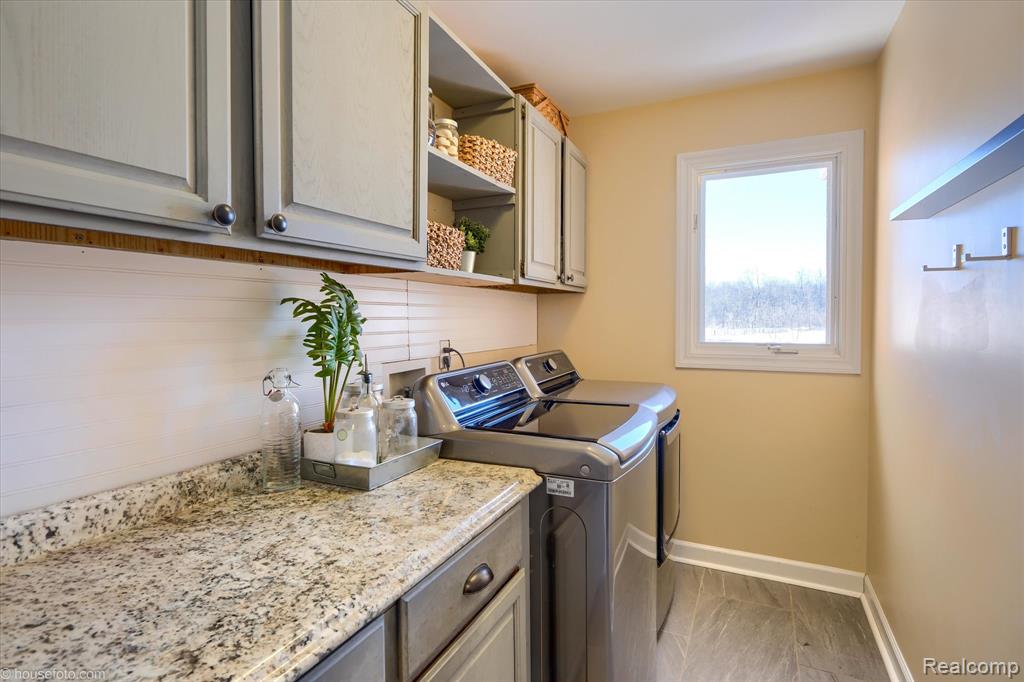 2051 E Oakwood Road, Oxford, MI 48370 — Photo 25