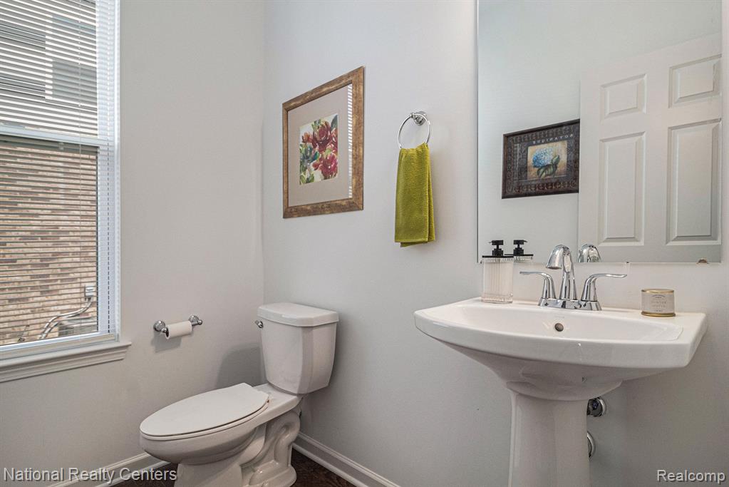 50665 BAILEYS LANDING, Canton, MI 48187 — Photo 12
