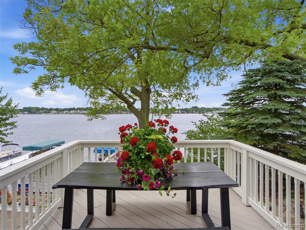 12224 Mantawauka Drive, Fenton, MI 48430 — Photo 71