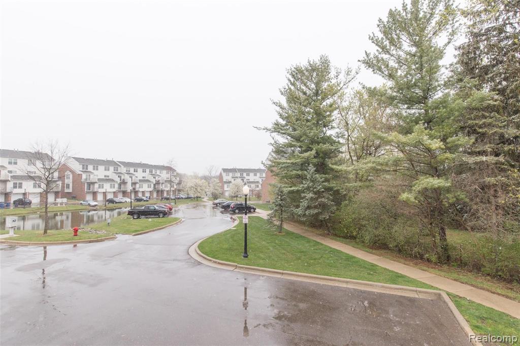 1933 LINDSAY Lane, Ann Arbor, MI 48104 — Photo 25