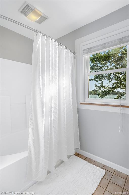 4253 Hunters Drive, Highland, MI 48356 — Photo 40