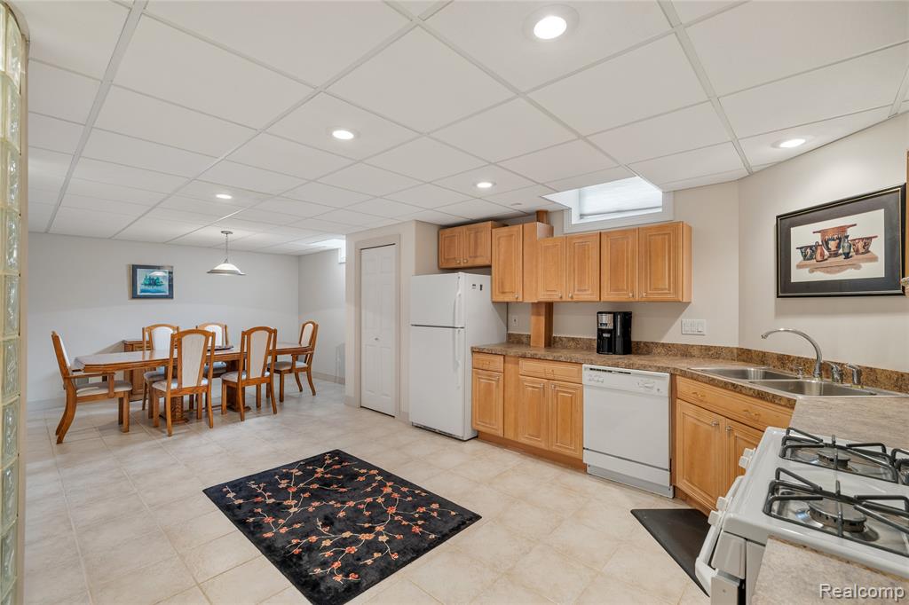 49539 Nautical Drive, Chesterfield, MI 48047 — Photo 42