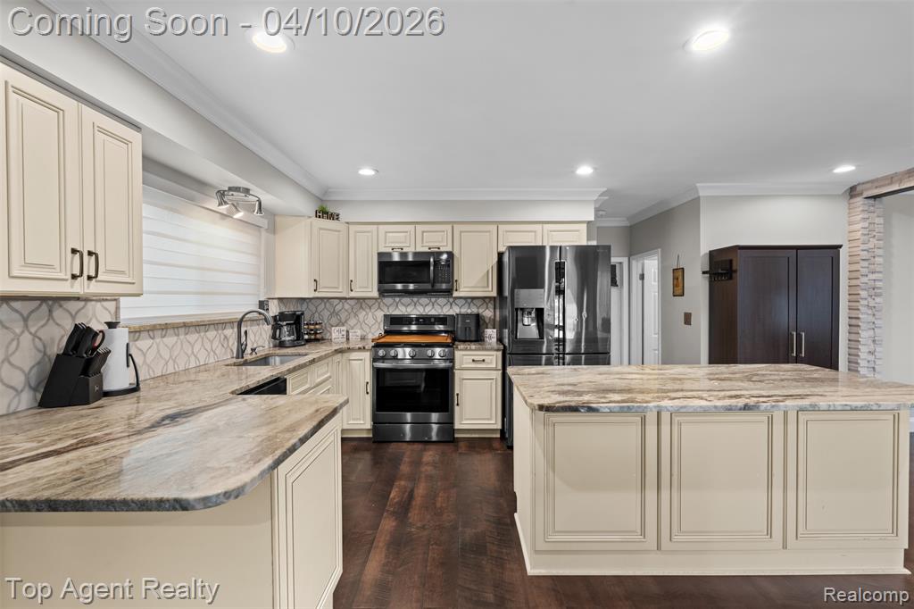 16115 Bayham Court, Clinton Twp, MI 48038 — Photo 14