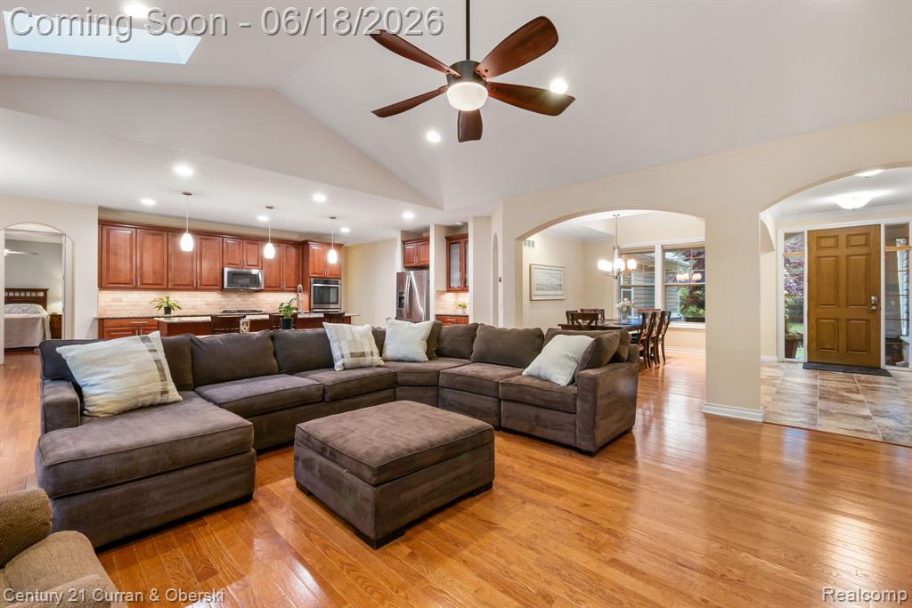 34225 Thornbrook Drive, Farmington, MI 48335 — Photo 10
