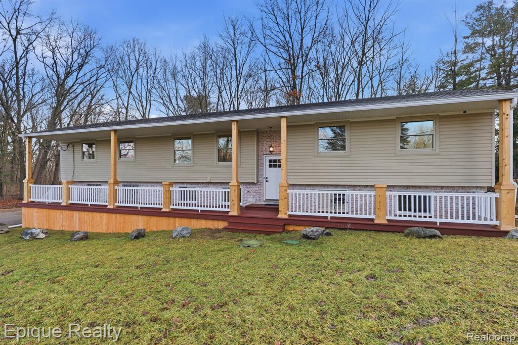 4563 Clifford Road, Brighton, MI 48116 — front exterior