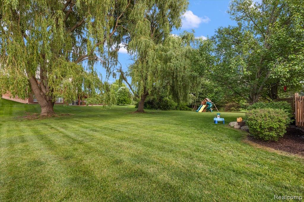 4193 Oak Tree Circle, Rochester, MI 48306 — Photo 71