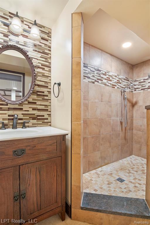 38201 Carolon Boulevard, 17B, Westland, MI — Photo 27