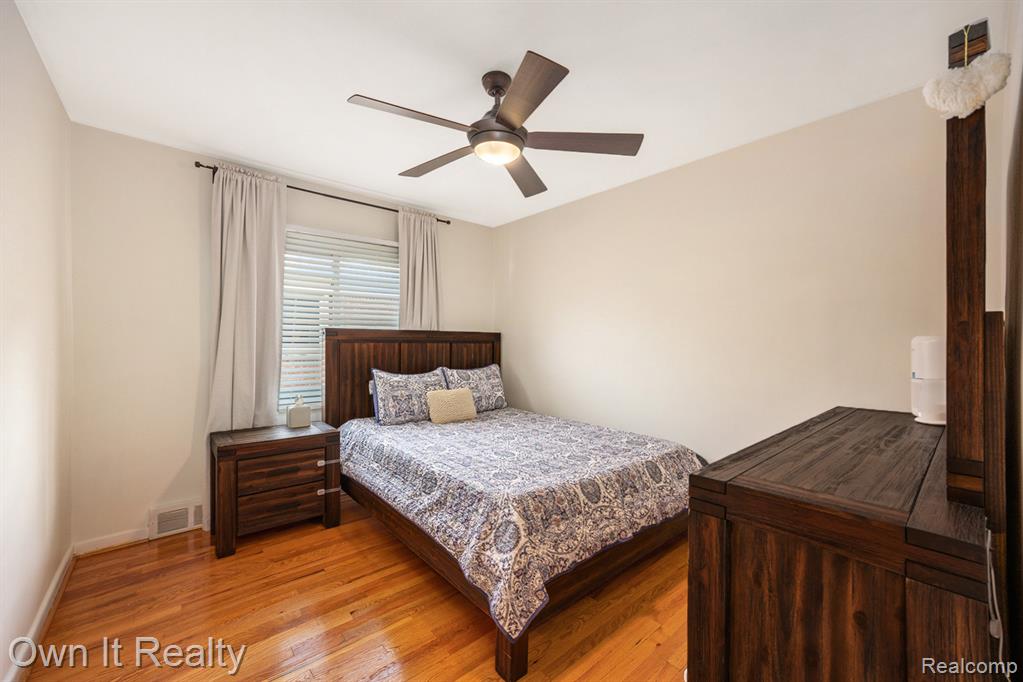 6889 N Vernon Street, Dearborn Heights, MI 48127 — Photo 13