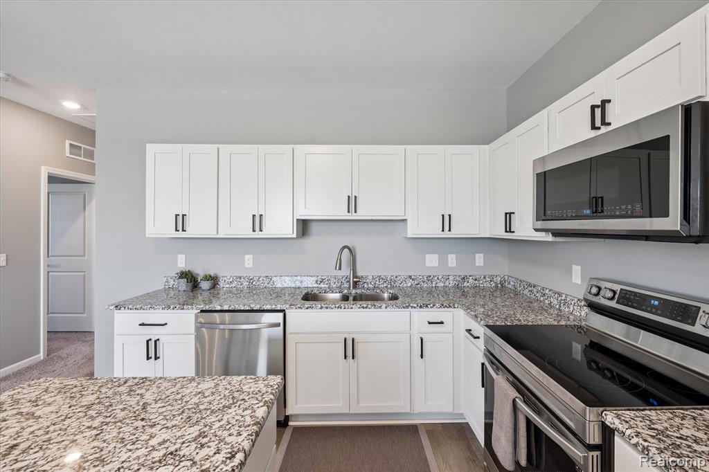 9930 Ridge Run Street, Howell, MI 48855 — Photo 5