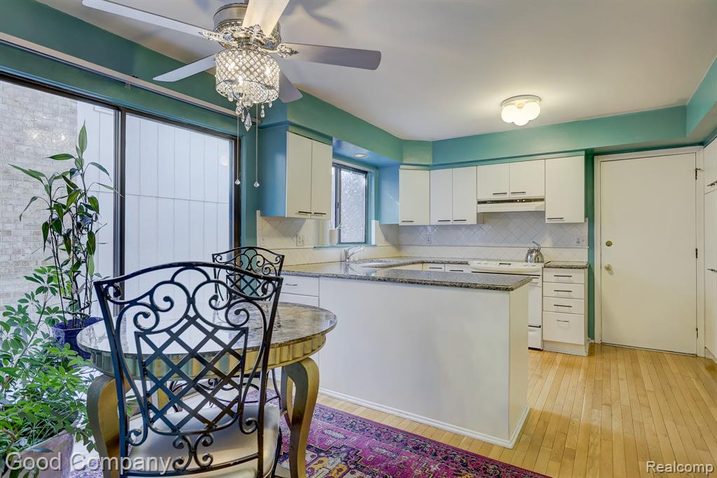 7105 Pebble Park Drive, West Bloomfield, MI — Photo 11