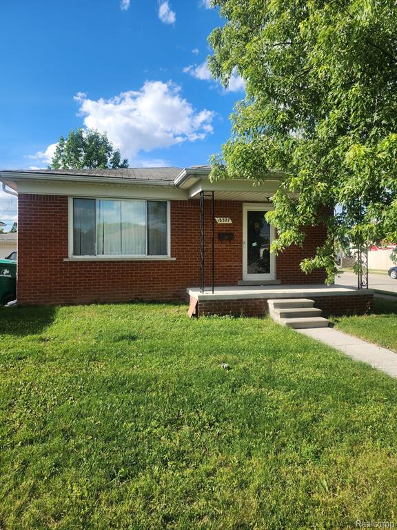 18327 Holland Avenue, Eastpointe, MI 48021 — Photo 2