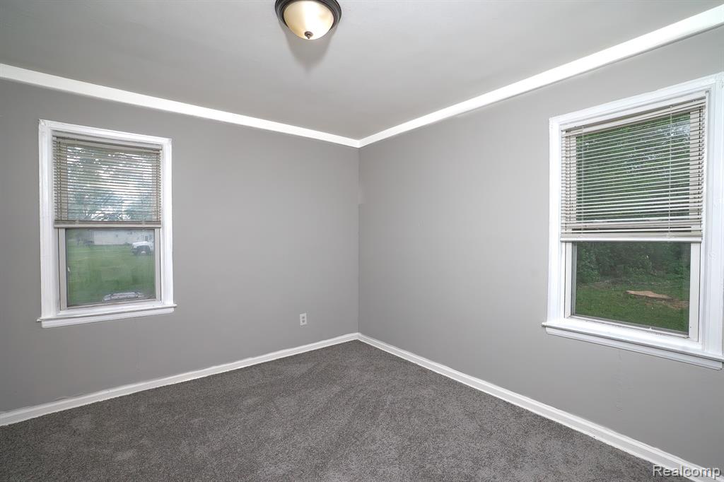 9107 Vaughan Street, Livonia, MI 48228 — Photo 11