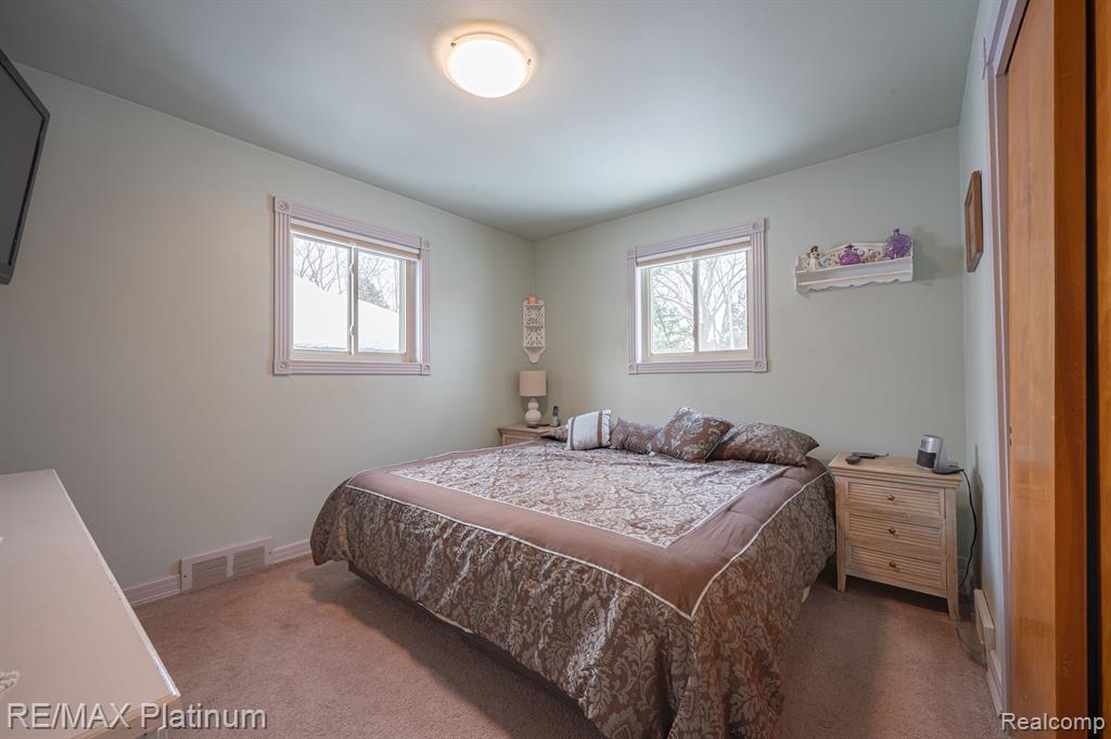 710 MANORDALE Court, Milford, MI 48381 — Photo 27