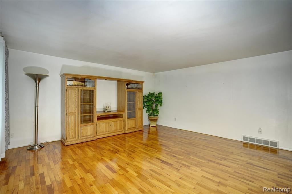 2971 Welland Drive, Saginaw, MI 48601 — Photo 18