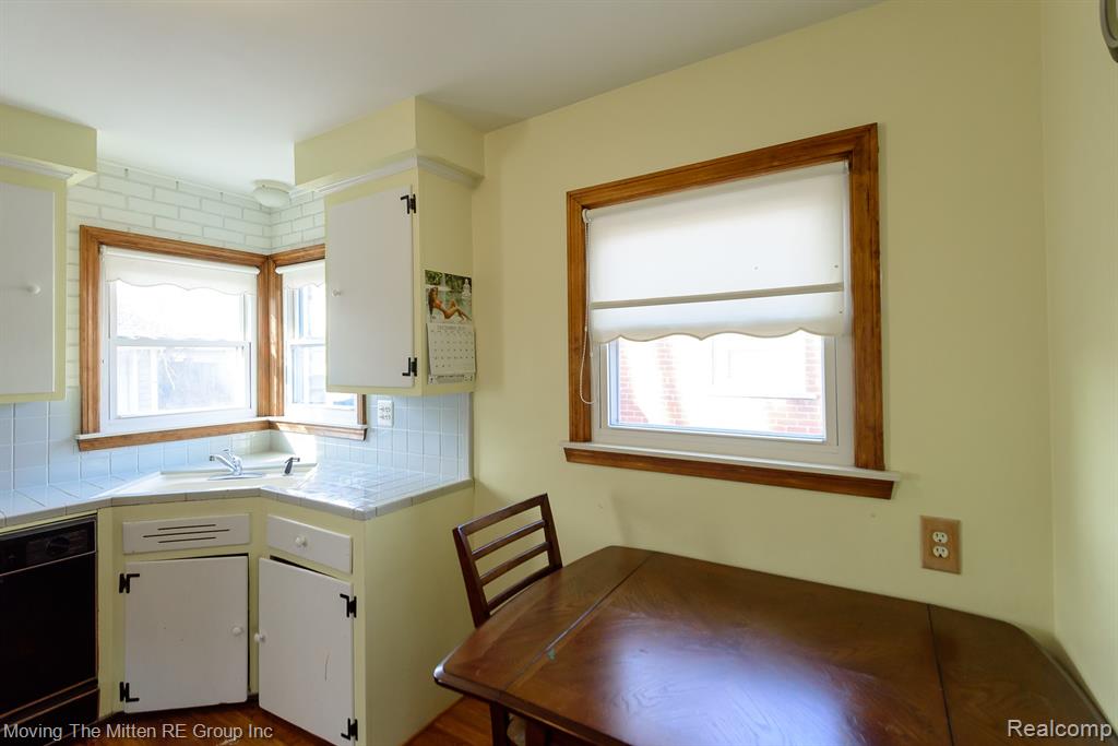 6735 Whitby Street, Garden City, MI — Photo 7