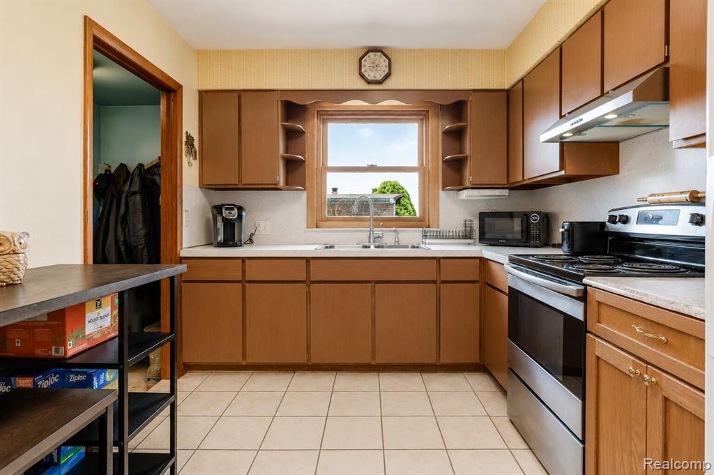 6373 Norman Road, Grant, MI 48032 — Photo 7