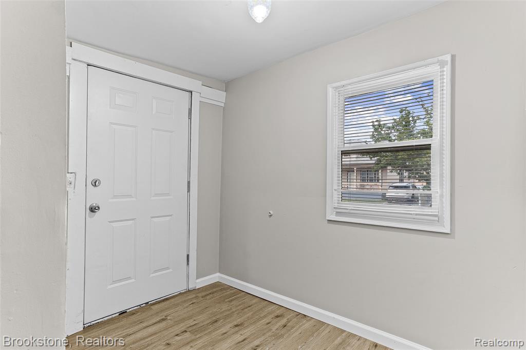 7524 Toepfer Road, Warren, MI 48091 — Photo 5