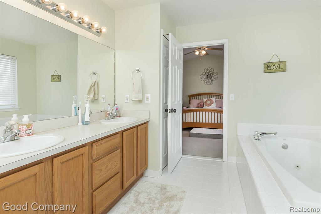 883 VANDERPOOL Drive, Troy, MI 48083 — Photo 28