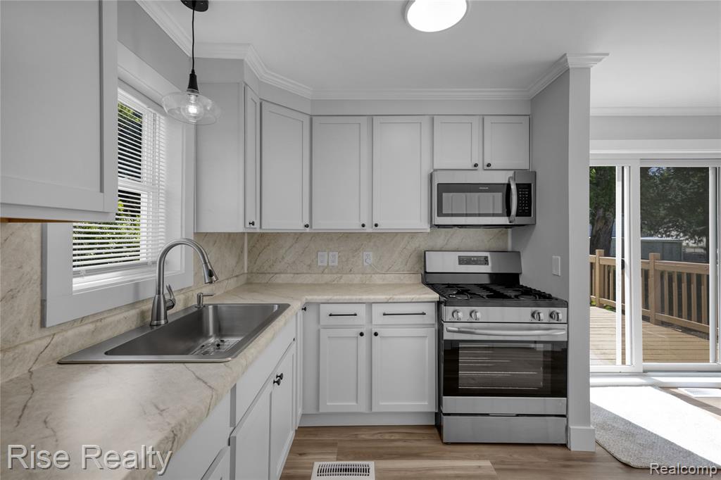 319 N Genesee Street, Montrose, MI 48457 — Photo 7