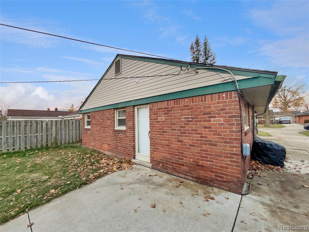 18031 Hamann Street, Riverview, MI 48193 — Photo 5