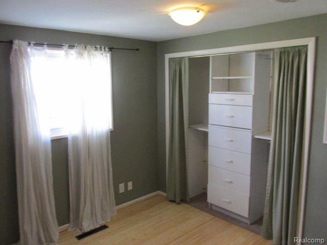 40 REGENTS Drive, Troy, MI 48084 — Photo 8