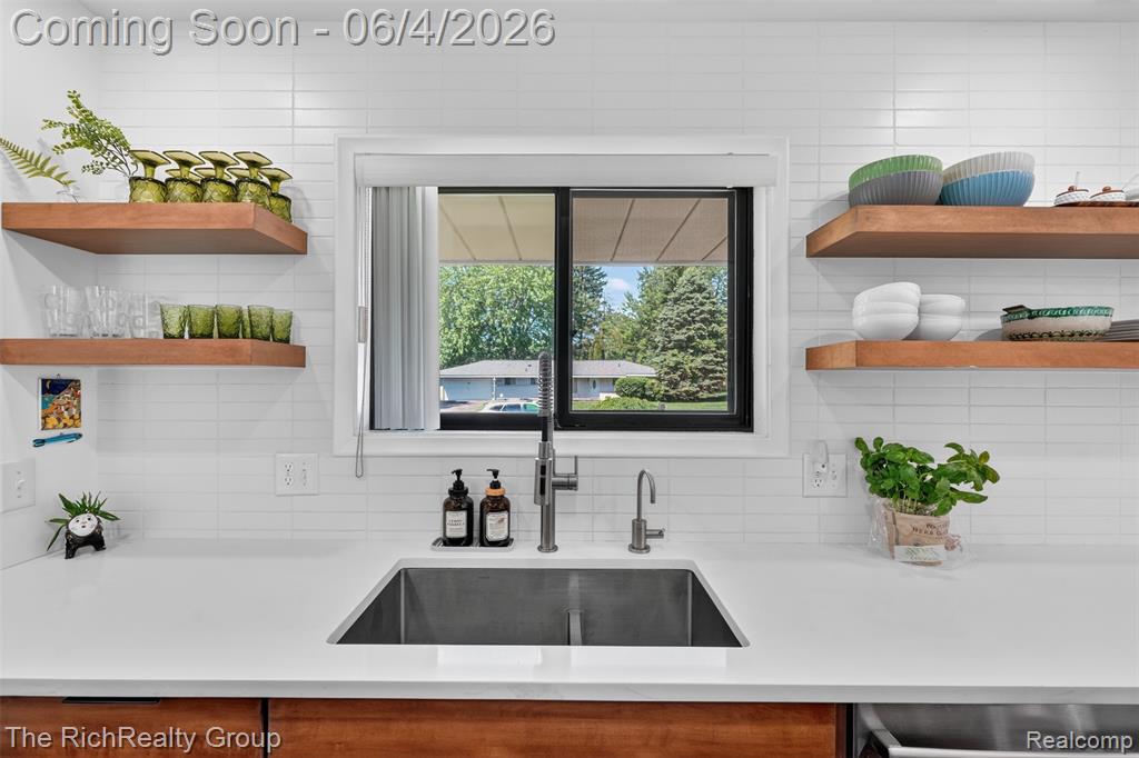 7117 Ward Eagle Drive, West Bloomfield, MI — Photo 21