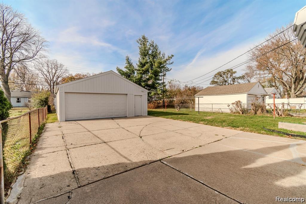 629 N VERMONT Avenue, Royal Oak, MI 48067 — Photo 34