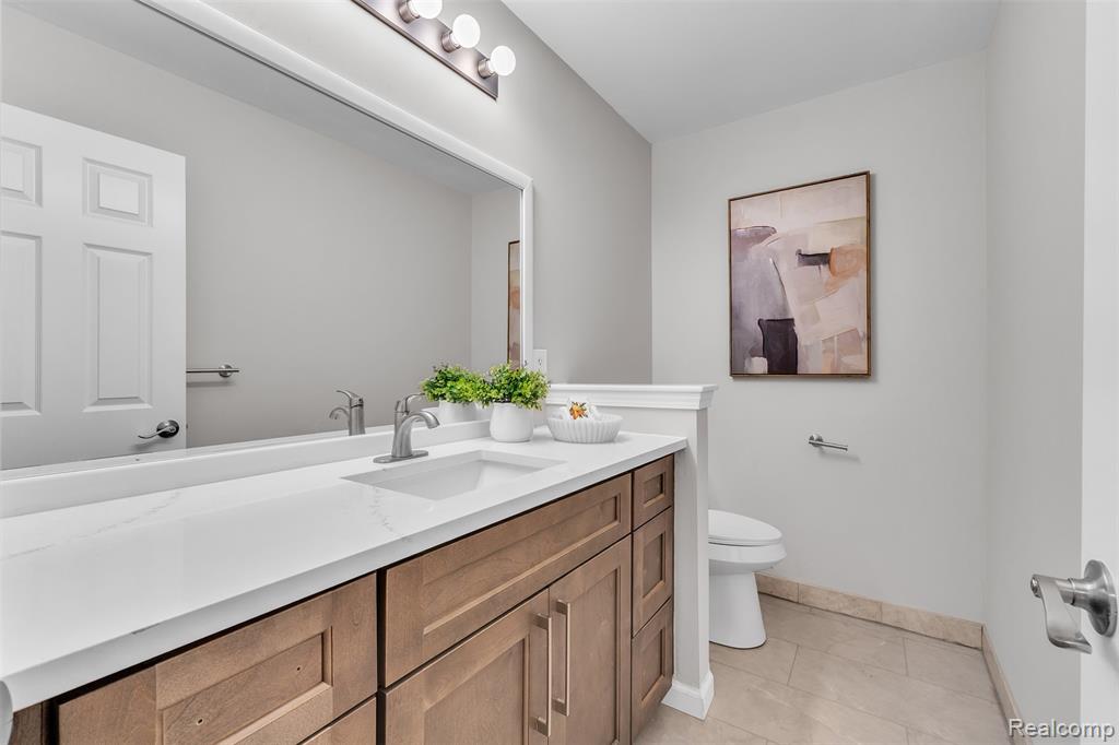 5310 Pond Bluff Drive, West Bloomfield, MI 48323 — Photo 39